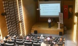 SAÜ'de ergenlik döneminde iletişim süreçleri anlatıldı