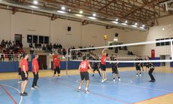 Ferizli’de 29 Ekim Cumhuriyet Kupası Voleybol Turnuvası başladı