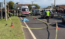 Motosiklet yayaya çarptı: 1 ölü, 1 ağır yaralı