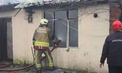 Düzce'de tek katlı ev yandı