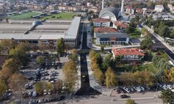 Hendek’in tam kalbindeki en önemli güzergahlar tablo gibi işleniyor