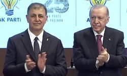 İzmir AK Parti'ye geçti! Cemil Tugay'a rozetini Erdoğan taktı