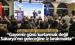 Başkan Alemdar muhtarlarla buluştu: “Gayemiz günü kurtarmak değil Sakarya'nın geleceğine iz bırakmaktır”