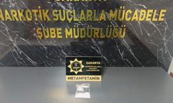 İstanbul’dan Sakarya’ya uyuşturucu getiren 2 şüpheli tutuklandı
