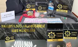 Sakarya'da 'sokaklar güvende' operasyonu: Uyuşturucu ve çelik yelek ele geçirildi, 3 tutuklama