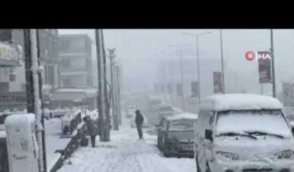 Mart kapıdan baktırdı, şehir beyaza büründü