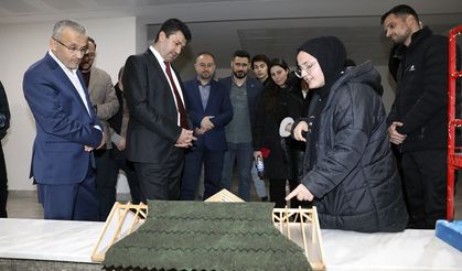 Sakarya MYO’da final sergileri açıldı