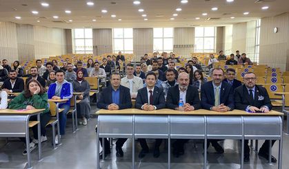 “Sakarya’da Kent ve Ekonomiye Katkı Verenler” konferansı düzenlendi