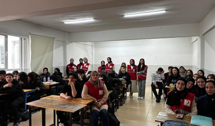 Öğrencilere deprem semineri verildi