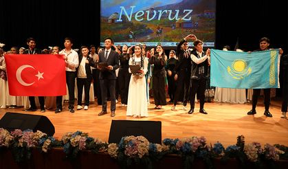 Kazak öğrenciler Nevruz’un gelişini coşkuyla kutladılar