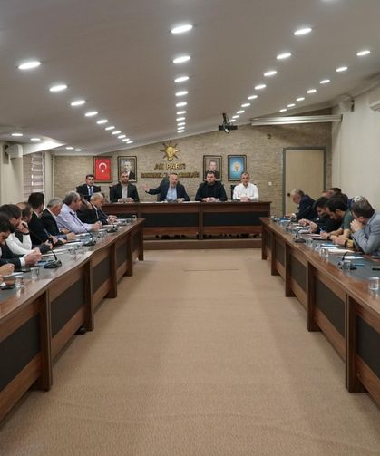 AK Parti Sakarya İlçe Başkanları, İstişare ve Değerlendirme Toplantısı’nda bir araya geldi