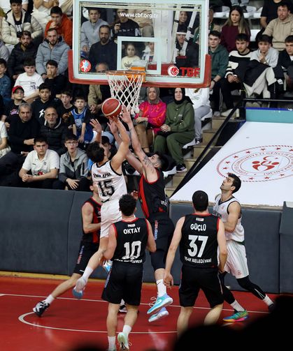 Play-Off serisinde durum eşitlendi; son mücadele 24 Mart’ta Uşak’ta