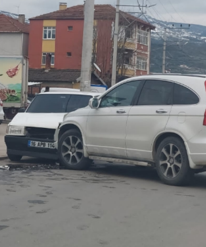 Kafa kafaya çarpıştılar