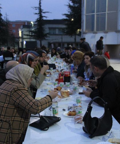 Sanat Tasarım ve Mimarlık Fakültesi'nde iftar programı