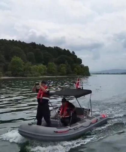 Jandarma 24 saat görevde: Sapanca Gölü didik didik denetlendi