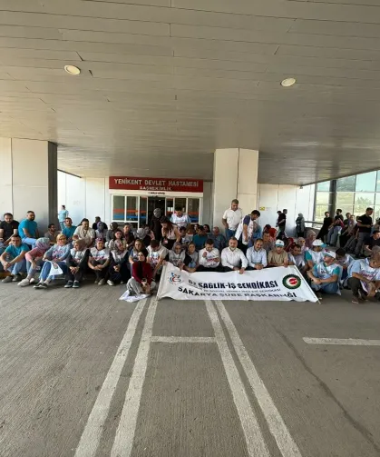 Öz Sağlık-İş Sendikası’ndan Yenikent Devlet Hastanesi önünde oturma eylemi