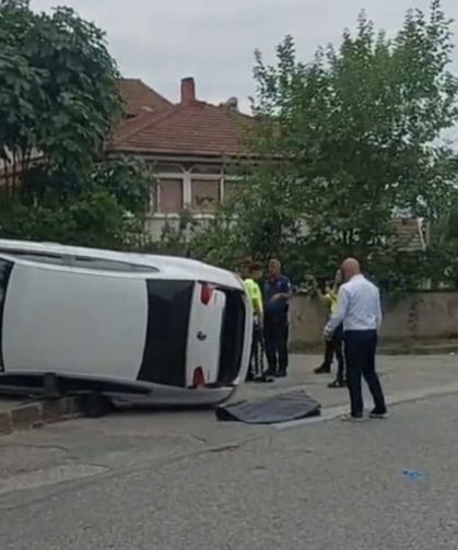Direksiyon hakimiyetini kaybetti, bahçeye girdi