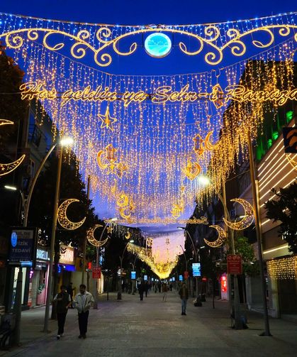 Çark Caddesi’nde ışıl ışıl Ramazan