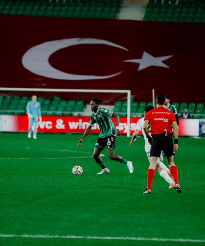 Sakaryaspor-Erzurumspor maçından fotoğraflar