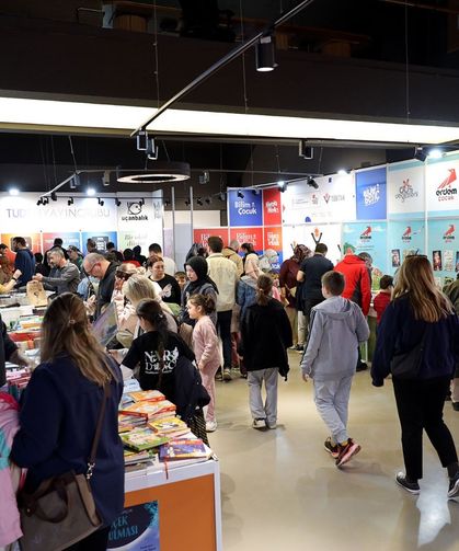 Sakarya Çocuk Edebiyatı Fuarı hafta sonunda doldu taştı