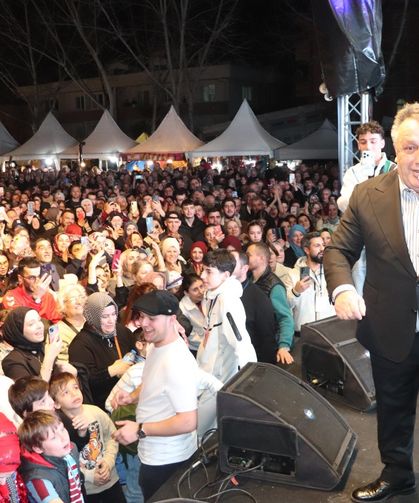 Sakarya’da Karadeniz coşkusu: Festival İsmail Türüt konseriyle sona erdi