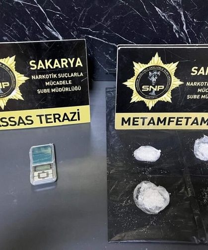 İstanbul'dan Sakarya'ya zehir taşıyan iki şahıs tutuklandı