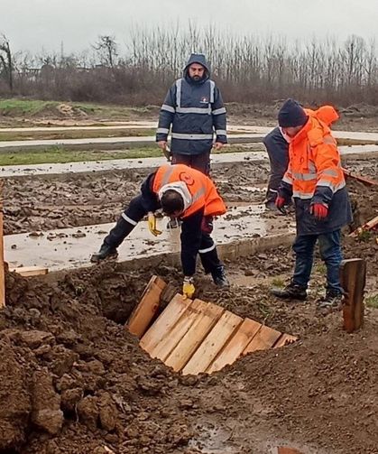 Vefat eden kaçak göçmenler Düzce'de defnedildi