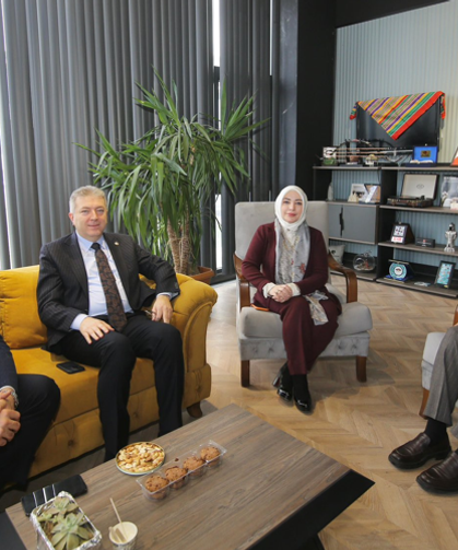 AK Parti’den MHP İl Başkanı Alkaş’a taziye ziyareti