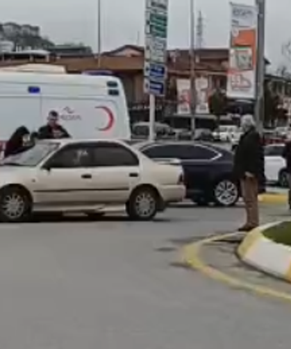Medeniyet Bulvarı Kavşağı'nda kaza