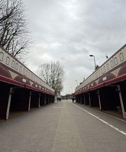 Geleneksel hale gelen Kitap Sokağı Ramazan’a hazırlanıyor