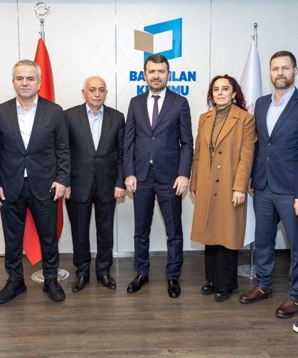 Gazete patronları BİK Genel Müdürü Çay'ı ziyaret etti