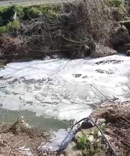 Hamam deresi suyu renk değiştirdi