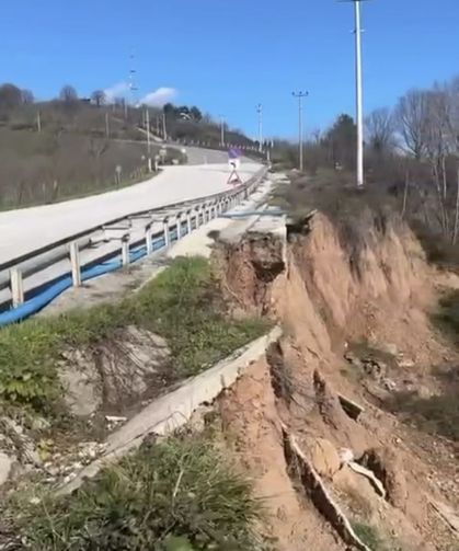 Bayraktepe yolunda korkutan çökme
