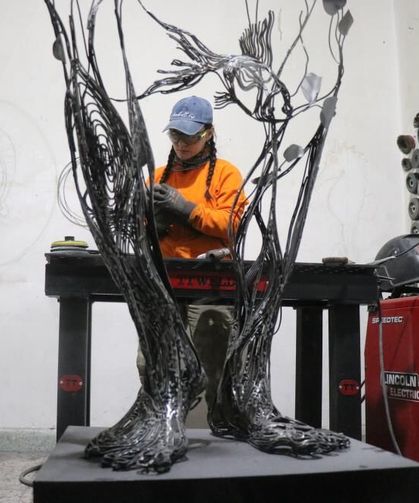 Korktuğu metali sanata dönüştürdü, eserleri Avrupa'ya ulaştı