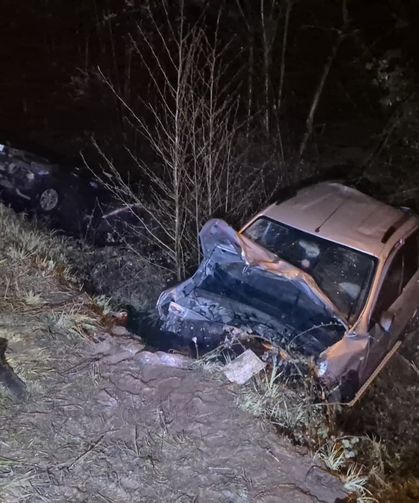 Çarpışan araçlar kanala uçtu: 6 yaralı