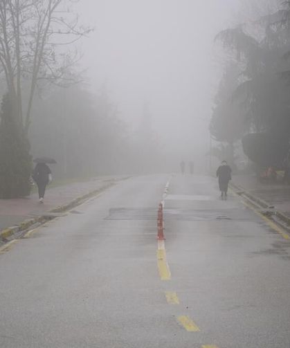 Sis ve yağmur etkili oldu: Kampüste görüş azaldı
