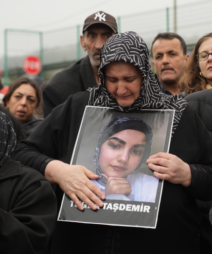 7 kişinin öldüğü yangın davasında aileler gözyaşlarına boğuldu