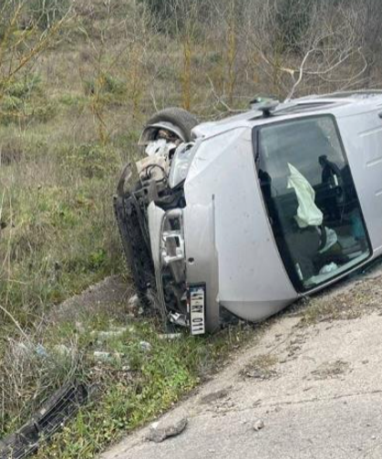 Otomobil kaza yaptı: 2 yaralı