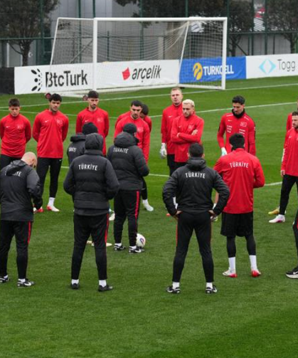 A Milli Futbol Takımı, yağmur altında çalıştı