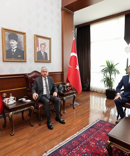 Sakarya'nın yeni Çevre ve Şehircilik İl Müdürü'nden Vali Doğan'a ziyaret