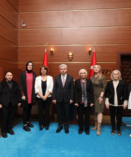 Vali Doğan, Türk Kadınlar Birliği Sakarya Şubesini ağırladı