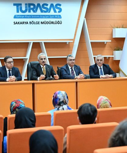 Bakan Uraloğlu TÜRASAŞ’ta kadın çalışanlarla buluştu