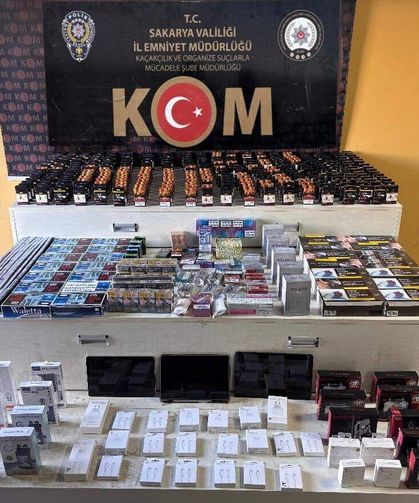 Sakarya’da kaçakçılık operasyonu: Binlerce kaçak sigara ve elektronik sigara ele geçirildi