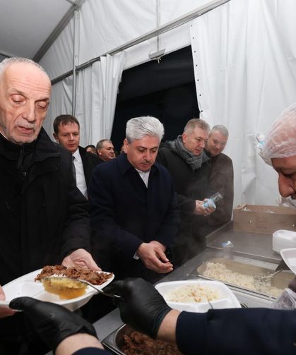 Vatandaşlarla iftar sofrasında buluştular