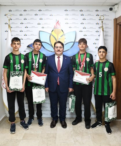 Özel sporculardan gurur veren başarı