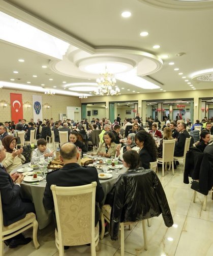 Şehit aileleri ve Gaziler onuruna yemek verildi