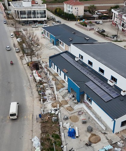 Arifiye Yüzme Havuzu ve Gençlik Merkezi hızla tamamlanıyor