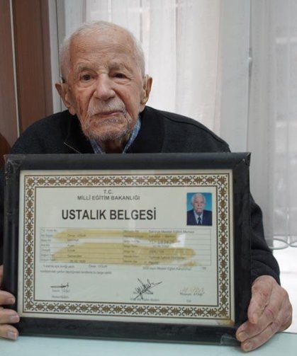 Sakarya'nın 100 yaşındaki dönercisi 84 yıldır mesleğini sürdürüyor