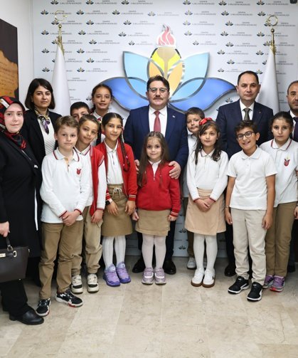 Sakarya’da 23 Nisan’a özel temsili koltuk devri