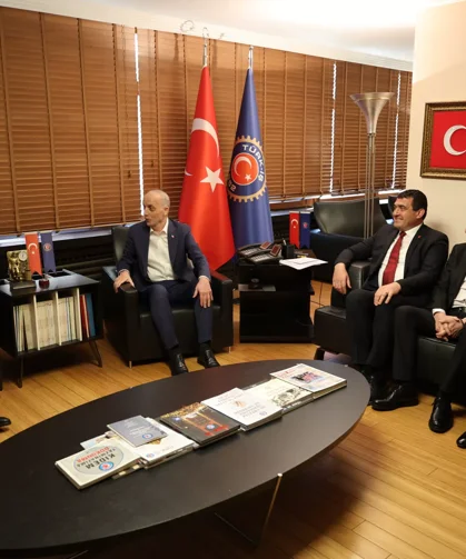 CHP lideri Özgür Özel, Engin Özkoç'la birlikte Türk-İş Genel Başkanı Atalay'ı ziyaret etti